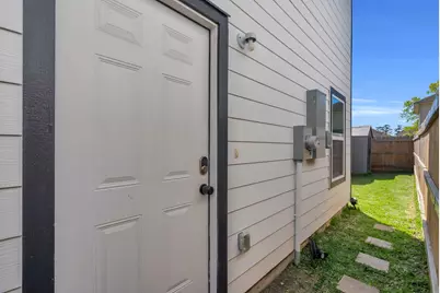 8124 Sterlingshire Street #A and B, Houston, TX 77078 - Photo 4