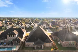 2326 Sterling Hollow Ln, League City, TX 77573 - Photo 32