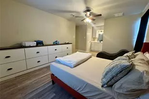 10202 Forum Park Dr, Houston, TX 77036 - Photo 22