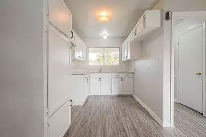 5646 Cedarburg Drive, Houston, TX 77048 - Photo 4