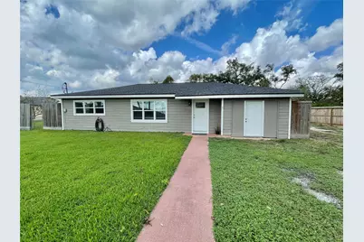 1116 Lake Street, Clute, TX 77531 - Photo 2