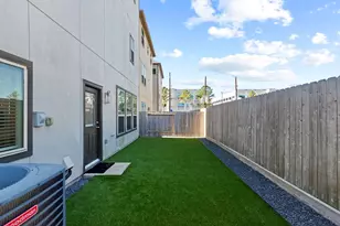 10616 Centre Shadows Dr, Houston, TX 77043 - Photo 10