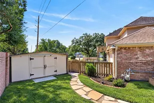 7214 Creek Crest Dr, Houston, TX 77095 - Photo 10