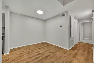 2125 Augusta Dr, Houston, TX 77057 - Photo 10