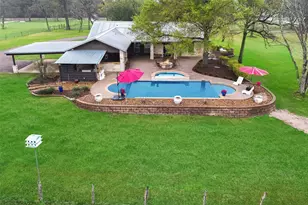 4 Willow Creek, Huntsville, TX 77340 - Photo 2