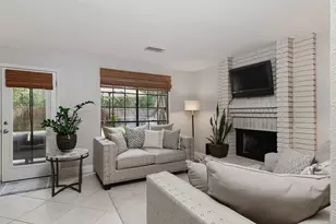 95 N Pathfinders Cir, The Woodlands, TX 77381 - Photo 16