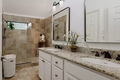 95 N Pathfinders Circle, The Woodlands, TX 77381 - Photo 18