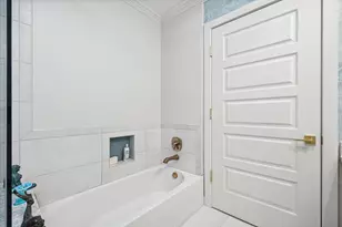 801 E Beach Dr, Galveston, TX 77550 - Photo 28