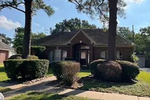 319 S Cheddington Dr, Katy, TX 77450 - Photo 2