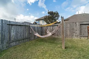 2722 Kaman Ln, Pearland, TX 77581 - Photo 24