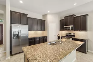 2722 Kaman Ln, Pearland, TX 77581 - Photo 8