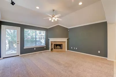 11 Ebony Oaks Place, The Woodlands, TX 77382 - Photo 10