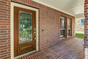 11 Ebony Oaks Pl, The Woodlands, TX 77382 - Photo 4