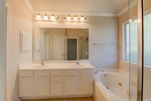 11 Ebony Oaks Pl, The Woodlands, TX 77382 - Photo 16