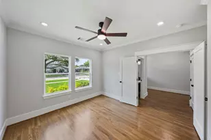 7938 Turquoise Ln, Houston, TX 77055 - Photo 6