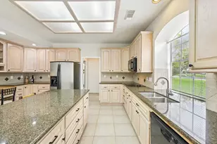 2202 Castle Bay Dr, League City, TX 77573 - Photo 20