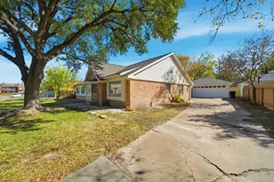 7230 Bayou Forest Dr, Houston, TX 77088 - Photo 2