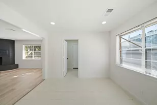 7230 Bayou Forest Dr, Houston, TX 77088 - Photo 4