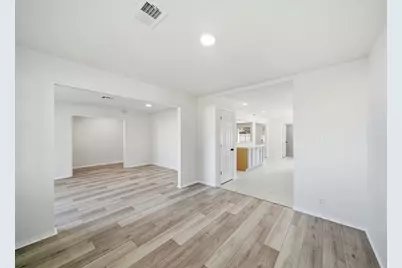 7230 Bayou Forest Drive, Houston, TX 77088 - Photo 6