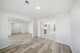 7230 Bayou Forest Dr, Houston, TX 77088 - Photo 6