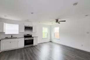 8122 Sterlingshire St, Houston, TX 77078 - Photo 4