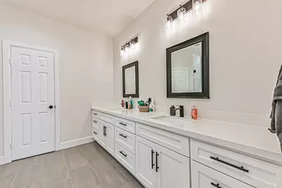 407 Green Meadows Drive, West Columbia, TX 77486 - Photo 22