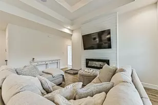 407 Green Meadows Dr, West Columbia, TX 77486 - Photo 10