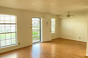 6201 Ranchester Dr, Houston, TX 77036 - Photo 6