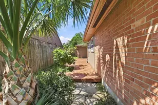 15706 Cavendish Dr, Houston, TX 77059 - Photo 44