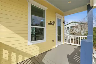 1207 32nd St, Galveston, TX 77550 - Photo 4