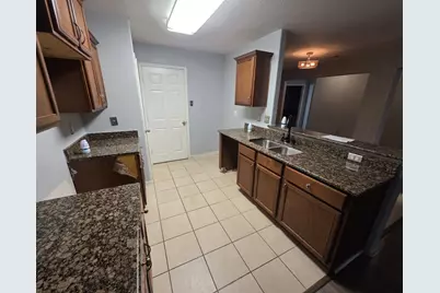 9811 Garnet Falls Drive, Rosharon, TX 77583 - Photo 6