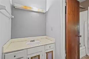 10702 Sagewillow Ln, Houston, TX 77089 - Photo 16