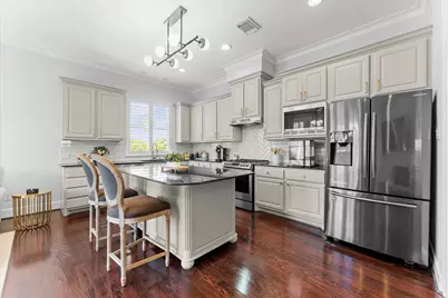 18 Laurelwood Drive, Houston, TX 77058 - Photo 12