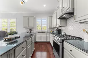 18 Laurelwood Dr, Houston, TX 77058 - Photo 14