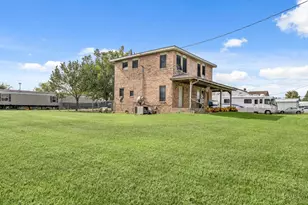 4612 17th St, Bacliff, TX 77518 - Photo 4
