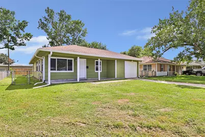 708 N Circle Drive, Baytown, TX 77520 - Photo 2