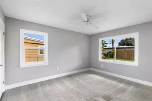 708 N Circle Dr, Baytown, TX 77520 - Photo 18