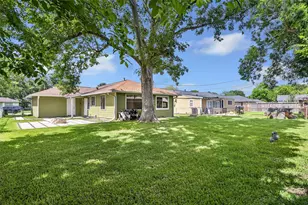 708 N Circle Dr, Baytown, TX 77520 - Photo 6