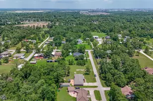 109 Fox Hollow St, Baytown, TX 77521 - Photo 4