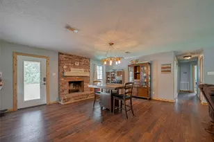 109 Fox Hollow St, Baytown, TX 77521 - Photo 12