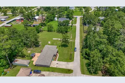 109 Fox Hollow Street, Baytown, TX 77521 - Photo 6