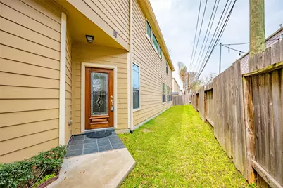 1119 W 26th Street, Houston, TX 77008 - Photo 2