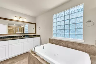 1119 W 26th St, Houston, TX 77008 - Photo 16