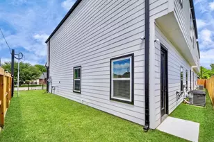 8665 Duane St, Houston, TX 77051 - Photo 12