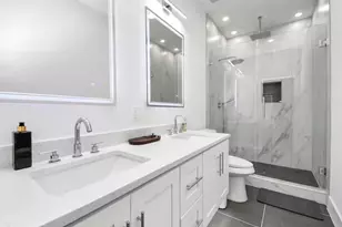 8665 Duane St, Houston, TX 77051 - Photo 6