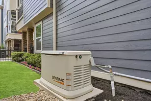 621 Rutland St, Houston, TX 77007 - Photo 10