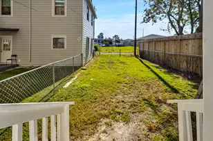 2813 Ball Street St, Galveston, TX 77550 - Photo 32
