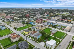 2813 Ball Street St, Galveston, TX 77550 - Photo 48