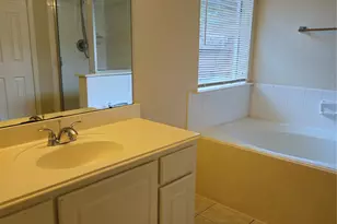 42 Drifting Shadows Cir, Conroe, TX 77385 - Photo 10