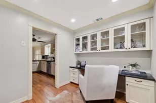 341 W Gaywood Dr, Houston, TX 77079 - Photo 12